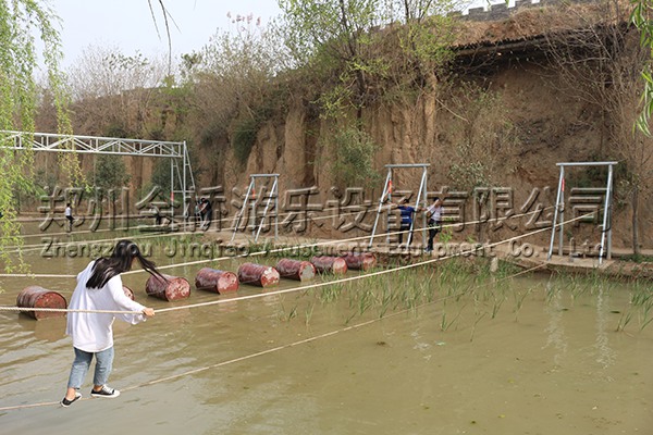 走鋼絲_體能樂園