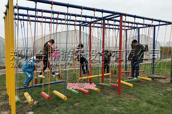 吊樁三組合_體能樂園