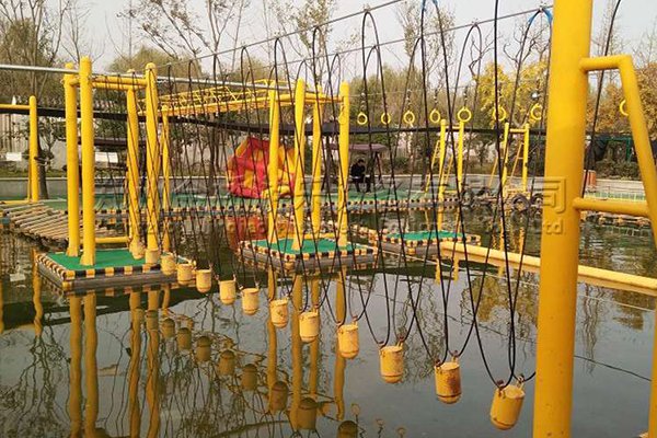 水上拓展項(xiàng)目_體能樂(lè)園