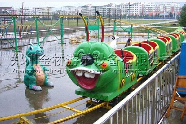 青蟲(chóng)滑車(chē)游樂(lè)設(shè)備
