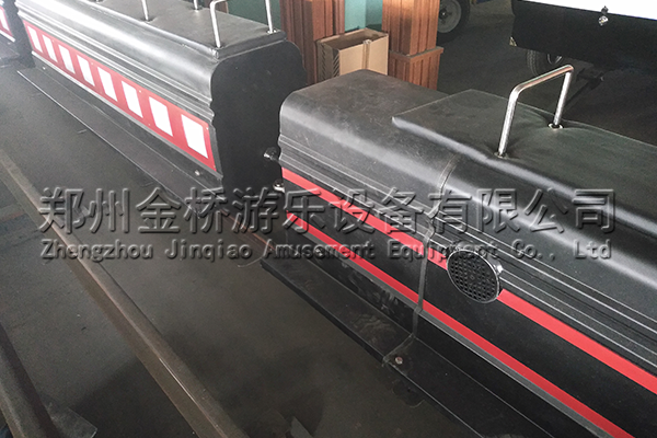 騎式軌道小火車